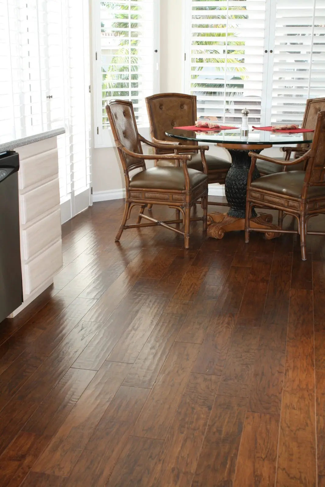 Competition Buster - Hickory Vintage - Engineered Hardwood Garrison