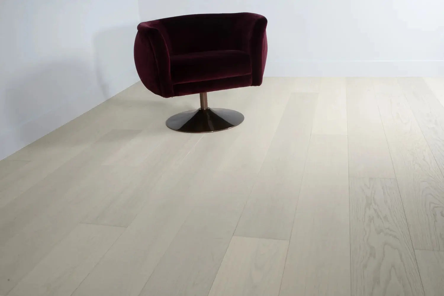 Casa Bianca European Oak - Latteo - Engineered Hardwood Villagio Floors