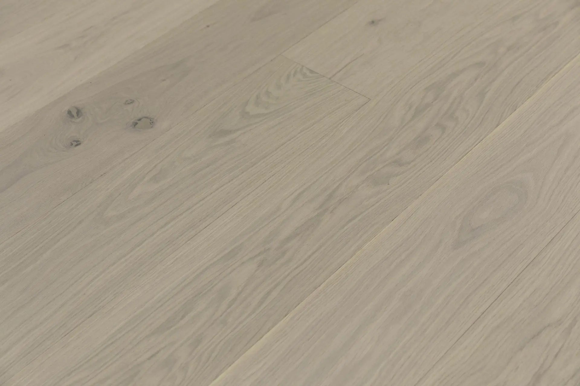 Oak Modena - 7.5" Wide - Engineered Hardwood Bergamo Floors