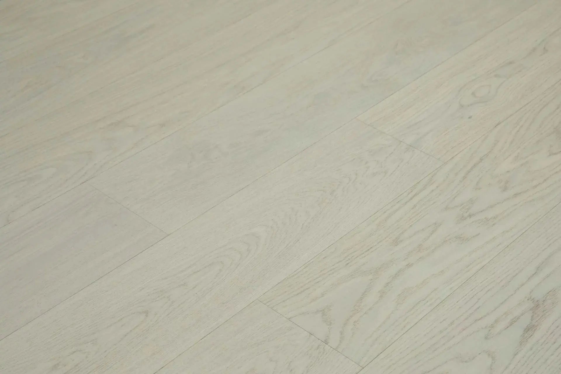 Oak Pisa Ultra - 7.5" Wide - Engineered Hardwood Bergamo Floors
