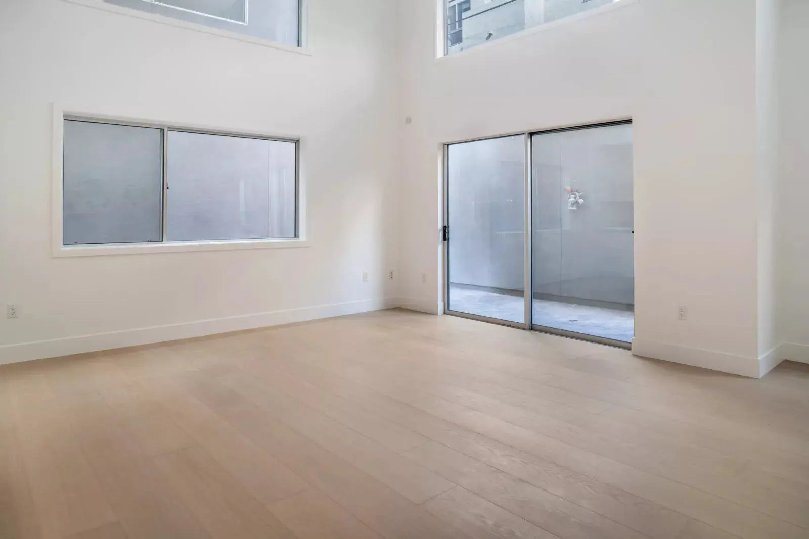 Gold Label - Champagne - Engineered Hardwood Garrison
