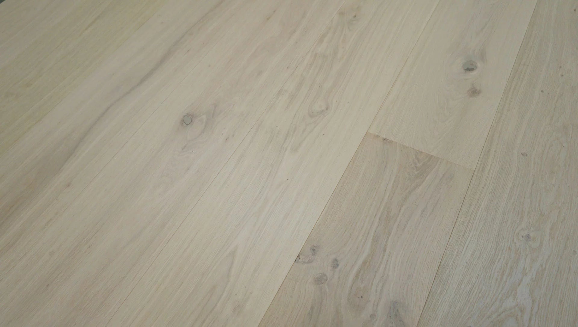 Oak Mondovi Bene - 9.5" Wide - Engineered Hardwood