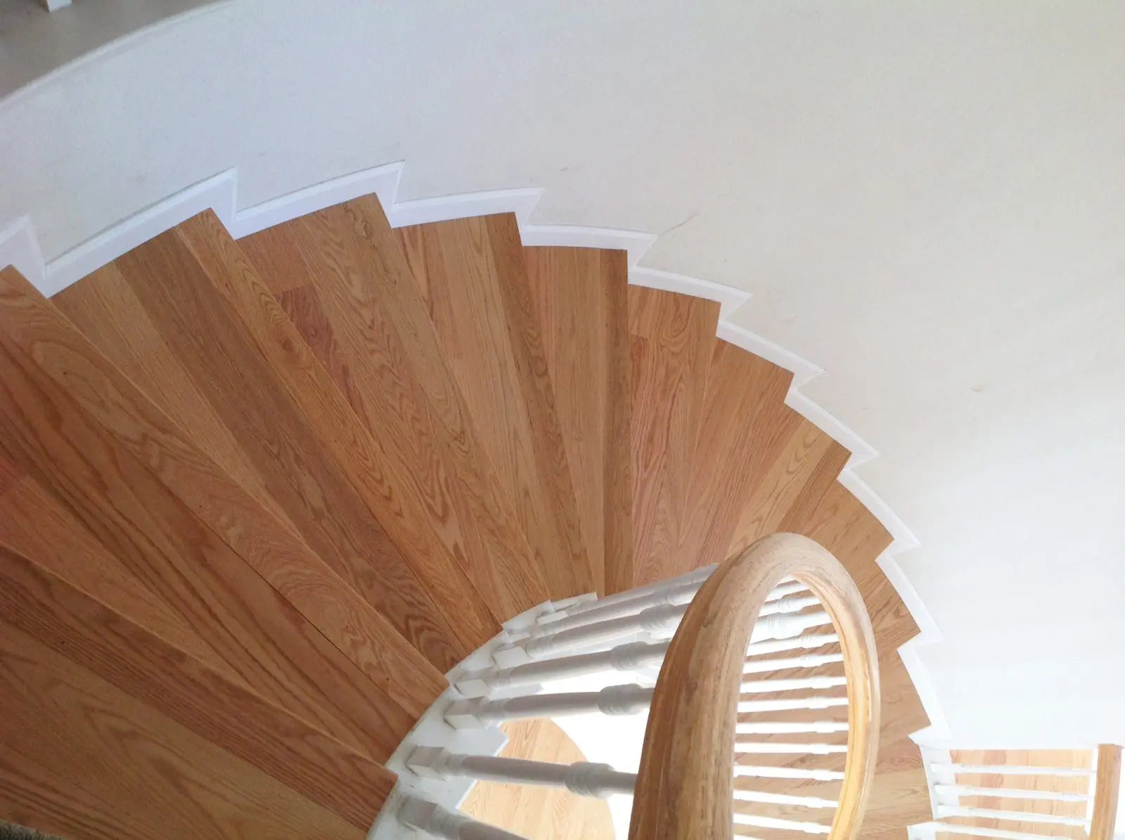 Crystal Valley - Red Oak Natural - Engineered Hardwood Garrison