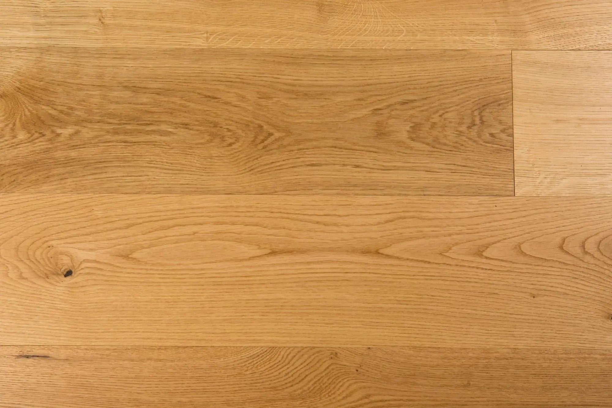 White Oak - Wire-brushed 7-1/2" x 5/8" x 4mm- Natural w Black Filler - Engineered Hardwood USC Flooring