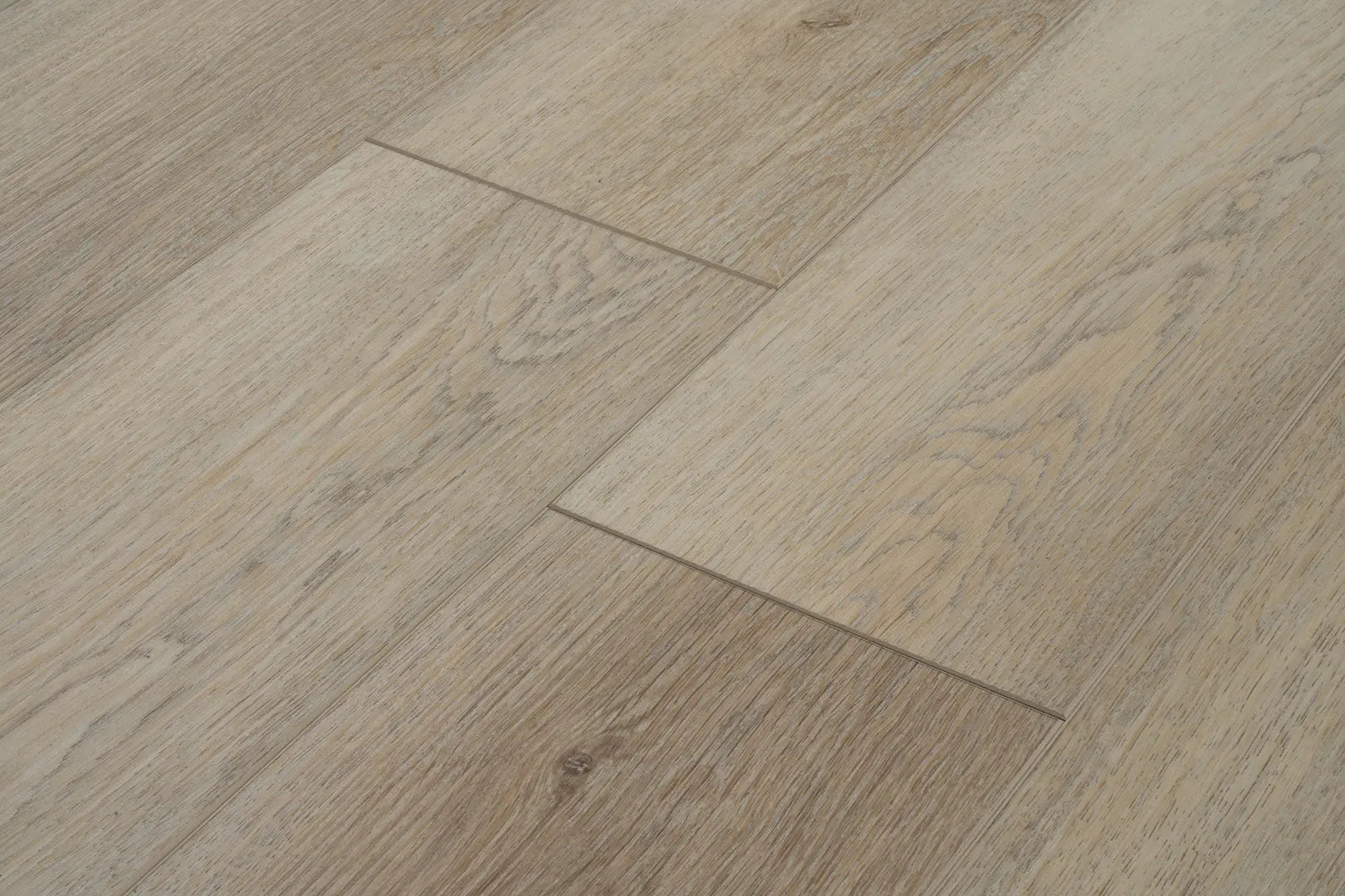 Moda Living - Simply Silver - LVP Moda Living